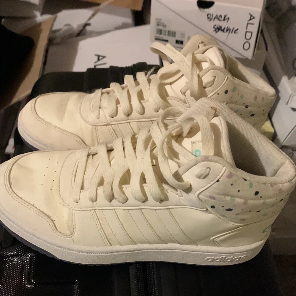Adidas - Picture 2 of 3